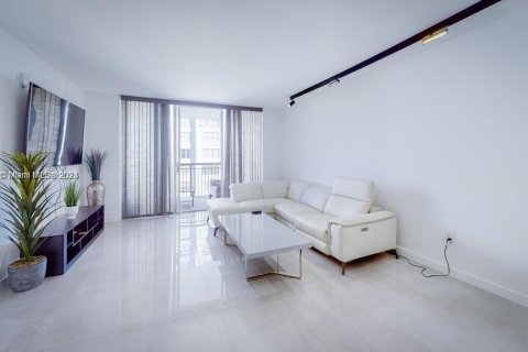 Condominio en venta en Aventura, Florida, 2 dormitorios, 116.22 m2 № 1370925 - foto 6