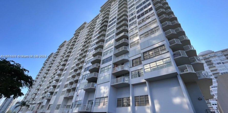 Condominio en Aventura, Florida, 2 dormitorios  № 1370925