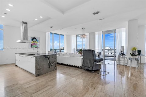 Condominio en venta en Miami Beach, Florida, 3 dormitorios, 201.13 m2 № 1332303 - foto 2