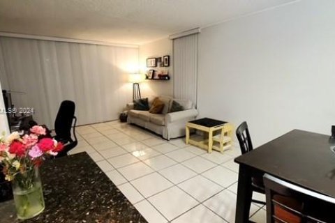 Condominio en venta en Miami, Florida, 2 dormitorios, 83.61 m2 № 1332806 - foto 6