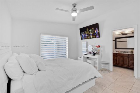 Townhouse in Miami, Florida 3 bedrooms, 138.33 sq.m. № 1332752 - photo 24