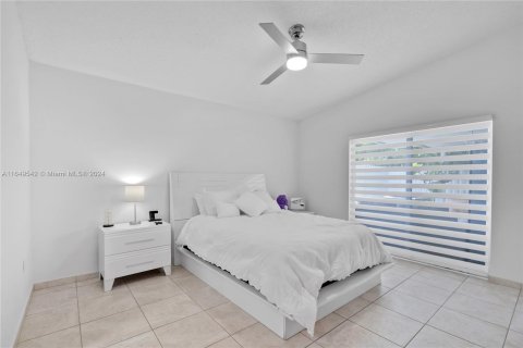 Townhouse in Miami, Florida 3 bedrooms, 138.33 sq.m. № 1332752 - photo 25