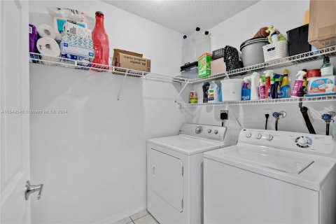 Townhouse in Miami, Florida 3 bedrooms, 138.33 sq.m. № 1332752 - photo 17