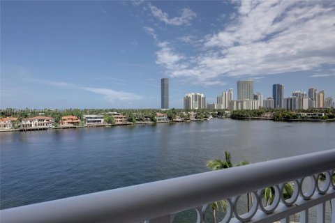 Copropriété à vendre à Aventura, Floride: 3 chambres, 283.35 m2 № 1332751 - photo 7