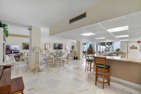 Condo in Hillsboro Beach, Florida, 2 bedrooms  № 928025 - photo 22