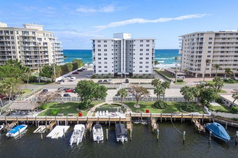 Copropriété à vendre à Hillsboro Beach, Floride: 2 chambres, 98.48 m2 № 928025 - photo 15