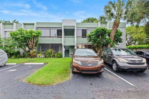 Condo in Sunrise, Florida, 3 bedrooms  № 1398186 - photo 21