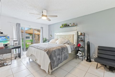 Condo in Sunrise, Florida, 3 bedrooms  № 1398186 - photo 7