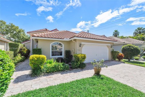 House in Boynton Beach, Florida 3 bedrooms, 181.53 sq.m. № 1398188 - photo 4