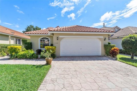 House in Boynton Beach, Florida 3 bedrooms, 181.53 sq.m. № 1398188 - photo 5