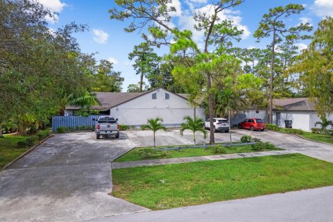 Immobilier commercial à vendre à Wellington, Floride: 401.34 m2 № 764936 - photo 21