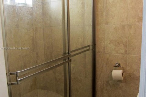 Condo in Miami Beach, Florida, 1 bedroom  № 1364239 - photo 11