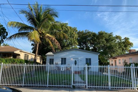 Купить коммерческую недвижимость в Майами, Флорида 150.5м2, № 5491 - фото 1