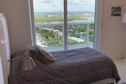 Condominio en alquiler en Sunny Isles Beach, Florida, 2 dormitorios, 133.31 m2 № 3697 - foto 9