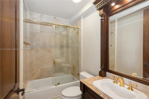 Condo in Coral Gables, Florida, 3 bedrooms  № 1234241 - photo 29