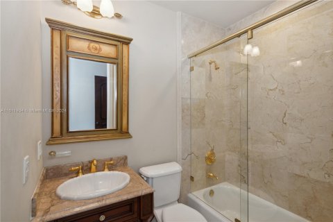 Condo in Coral Gables, Florida, 3 bedrooms  № 1234241 - photo 26