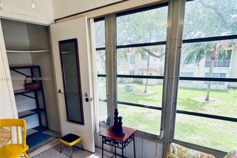 Condo in Margate, Florida, 1 bedroom  № 1270487 - photo 21