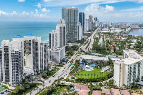 Condo in Sunny Isles Beach, Florida, 1 bedroom  № 1270402 - photo 3