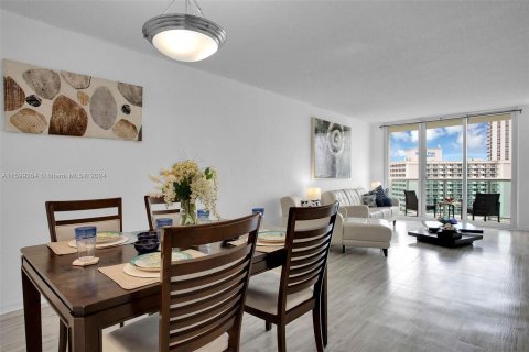 Condo in Sunny Isles Beach, Florida, 1 bedroom  № 1270402 - photo 7