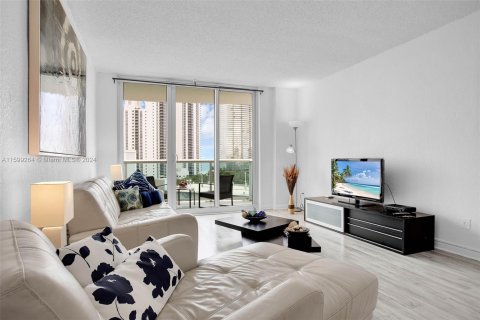 Condo in Sunny Isles Beach, Florida, 1 bedroom  № 1270402 - photo 5