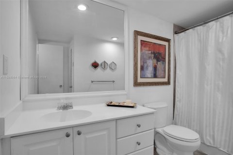 Condo in Sunny Isles Beach, Florida, 1 bedroom  № 1270402 - photo 10