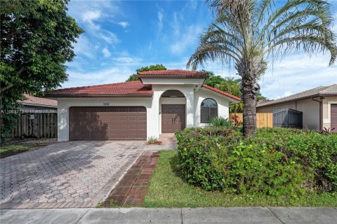 Casa en venta en Cutler Bay, Florida, 3 dormitorios, 145.11 m2 № 1374964 - foto 2