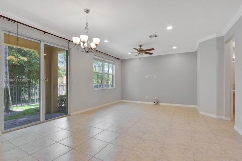 Townhouse in Palm Beach Gardens, Florida 3 bedrooms, 159.61 sq.m. № 1374360 - photo 11