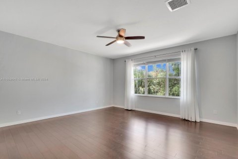 Townhouse in Palm Beach Gardens, Florida 3 bedrooms, 159.61 sq.m. № 1374360 - photo 16