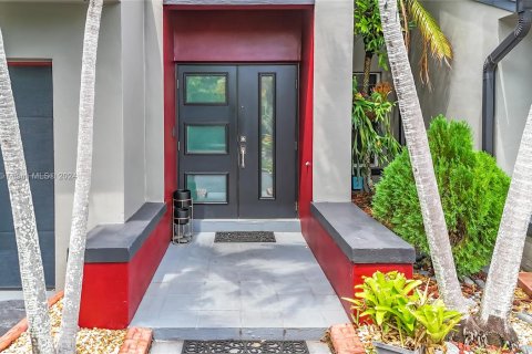 Casa en venta en Miami, Florida, 4 dormitorios, 200.39 m2 № 1374925 - foto 5