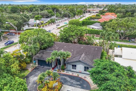 Villa ou maison à vendre à Miami, Floride: 4 chambres, 200.39 m2 № 1374925 - photo 6