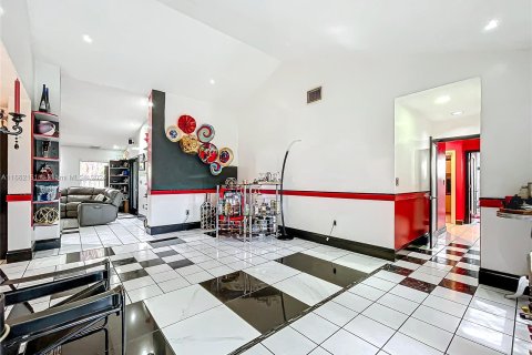 Casa en venta en Miami, Florida, 4 dormitorios, 200.39 m2 № 1374925 - foto 8