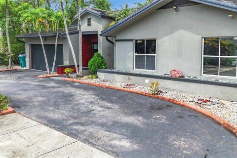 Casa en venta en Miami, Florida, 4 dormitorios, 200.39 m2 № 1374925 - foto 3