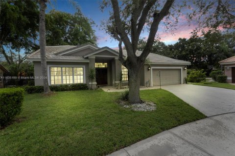 Villa ou maison à vendre à Coconut Creek, Floride: 4 chambres, 214.7 m2 № 1310784 - photo 1