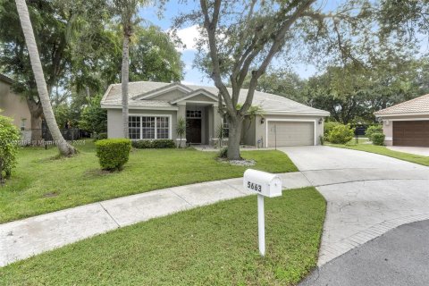 Villa ou maison à vendre à Coconut Creek, Floride: 4 chambres, 214.7 m2 № 1310784 - photo 3