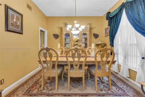 Villa ou maison à vendre à Coconut Creek, Floride: 4 chambres, 214.7 m2 № 1310784 - photo 6