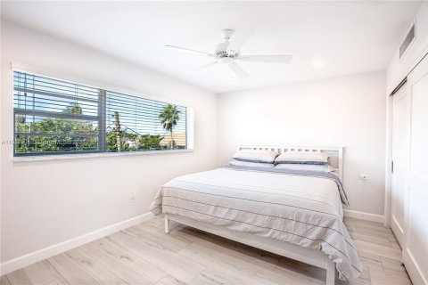 Apartment in Hollywood, Florida 1 bedroom, 61.32 sq.m. № 1279 - photo 8