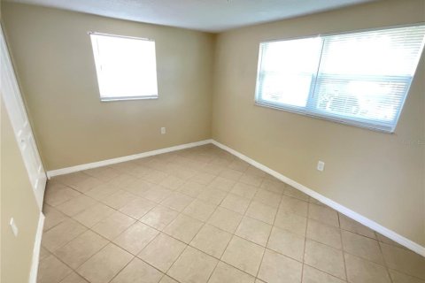 House in Port Richey, Florida 3 bedrooms, 100.33 sq.m. № 1371656 - photo 13