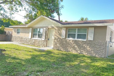 House in Port Richey, Florida 3 bedrooms, 100.33 sq.m. № 1371656 - photo 2