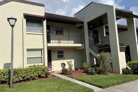 Condo in Largo, Florida, 2 bedrooms  № 1371581 - photo 1