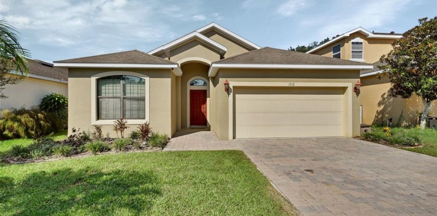 House in DeLand, Florida 3 bedrooms, 136.29 sq.m. № 1371617