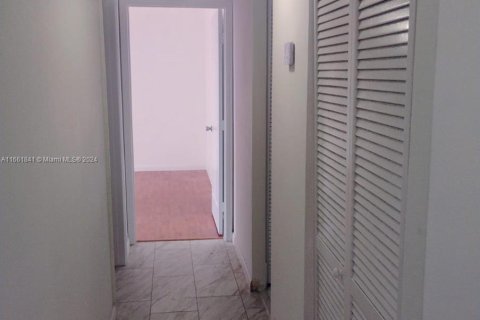 Condominio en alquiler en Miami, Florida, 2 dormitorios, 113.15 m2 № 1368846 - foto 8