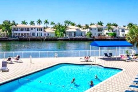 Condominio en venta en Hollywood, Florida, 2 dormitorios, 113.43 m2 № 923201 - foto 15