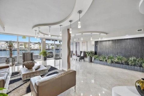 Condominio en venta en Hollywood, Florida, 2 dormitorios, 113.43 m2 № 923201 - foto 20