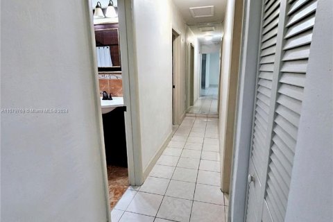 Villa ou maison à vendre à Miami Gardens, Floride: 3 chambres, 144.93 m2 № 1153935 - photo 8