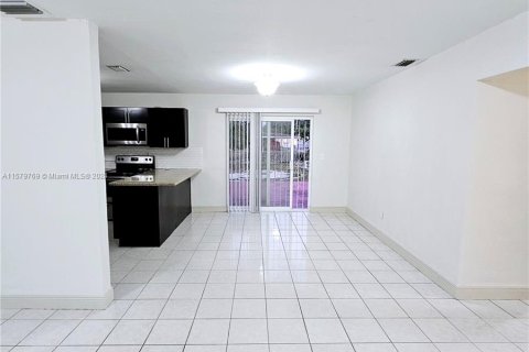 Villa ou maison à vendre à Miami Gardens, Floride: 3 chambres, 144.93 m2 № 1153935 - photo 4