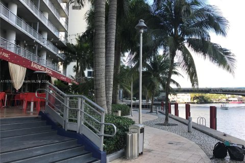 Copropriété à vendre à Miami, Floride: 2 chambres, 103.4 m2 № 1153981 - photo 6