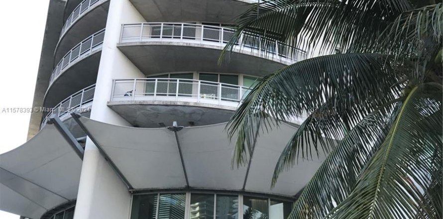 Condominio en Miami, Florida, 2 dormitorios  № 1153981