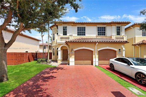 Touwnhouse à louer à Miramar, Floride: 4 chambres, 180.14 m2 № 1368772 - photo 1