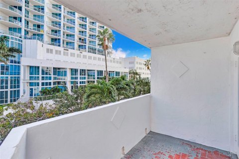 Copropriété à louer à Miami, Floride: 2 chambres, 70.61 m2 № 1368773 - photo 10