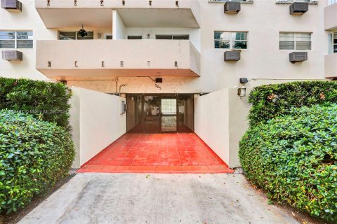 Copropriété à louer à Miami, Floride: 2 chambres, 70.61 m2 № 1368773 - photo 11